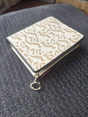 COACH CF522 Chalk Beige Monogram Print Bifold Snap Wallet Pink Leather Int *Read